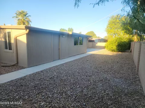 Exterior - 7316 E 35th St, Tucson, AZ 85710 photo 2 of 3