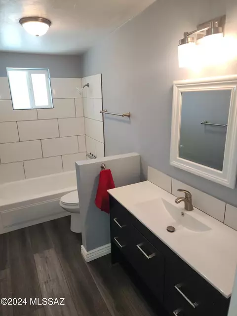Bath - 7316 E 35th St, Tucson, AZ 85710 photo 2 of 2