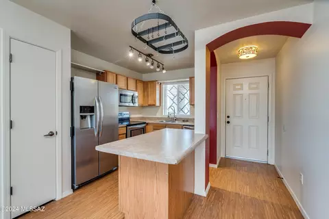 Kitchen - 888 E Robert Hansen Dr, Tucson, AZ 85706 photo 1 of 6