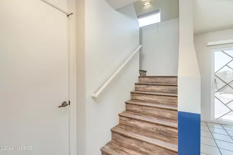 Entry Way - 888 E Robert Hansen Dr, Tucson, AZ 85706 photo 3 of 5