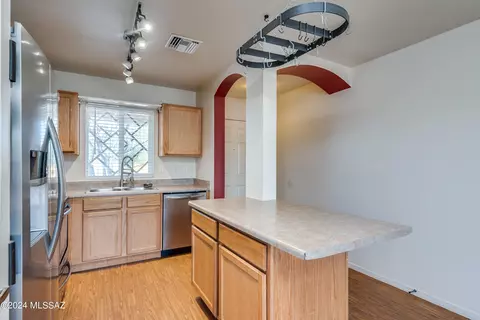 Kitchen - 888 E Robert Hansen Dr, Tucson, AZ 85706 photo 3 of 6