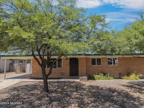8318 E 24th St, Tucson, AZ 85710