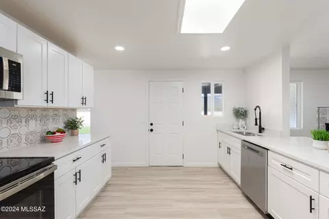 8281 E Cloud Rd, Tucson, AZ 85750 photo 18