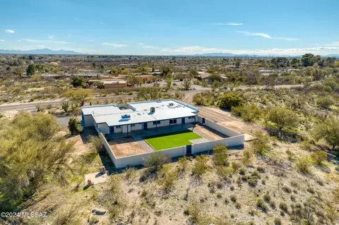 8281 E Cloud Rd, Tucson, AZ 85750 photo 9