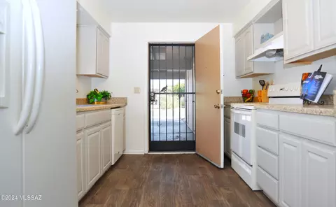 4152 E Megan Dr, Tucson, AZ 85712 photo 5