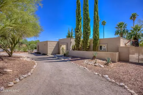 7552 E Knollwood Pl, Tucson, AZ 85750