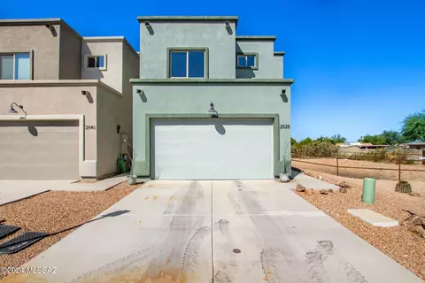 2528 S Daveroni Ln, Tucson, AZ 85730