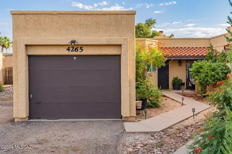 4265 W Pyracantha Dr, Tucson, AZ 85741