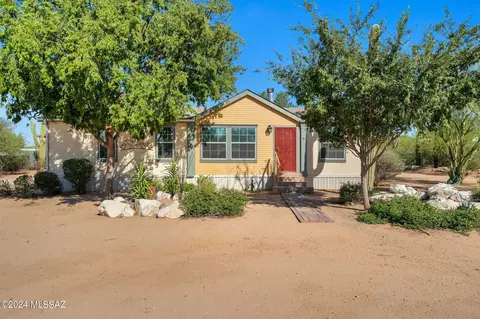 7020 N Pelto Path, Tucson, AZ 85743