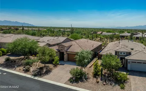 7693 W Laurel Ln, Marana, AZ 85658