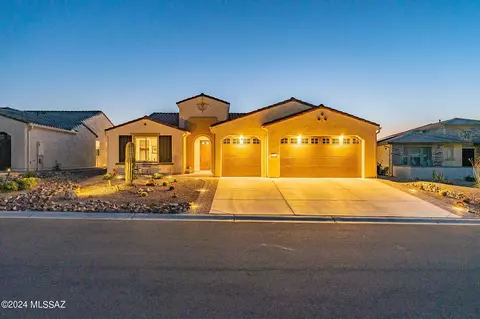 1821 N Stone Gulch Pl, Green Valley, AZ 85614