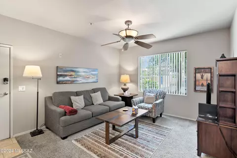 2550 E River Rd #15106, Tucson, AZ 85718