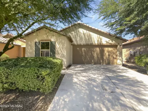9584 S Trapper Ridge Dr, Tucson, AZ 85747