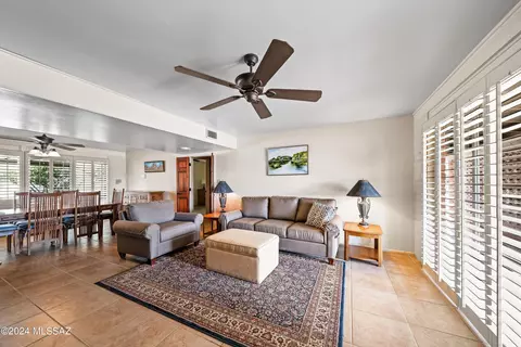 150 W Meadowbrook Dr, Tucson, AZ 85704
