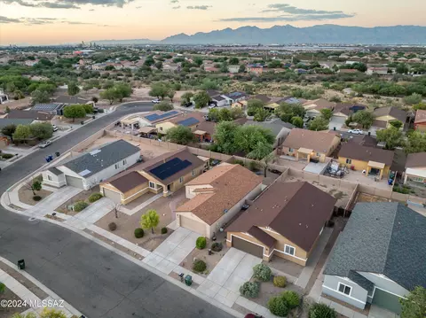View/Area - 5027 E Fishhook Ct, Tucson, AZ 85756 photo 5 of 6