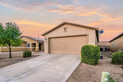 Exterior - 5027 E Fishhook Ct, Tucson, AZ 85756 photo 3 of 7
