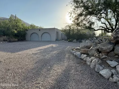 6900 N Montezuma Dr, Tucson, AZ 85718