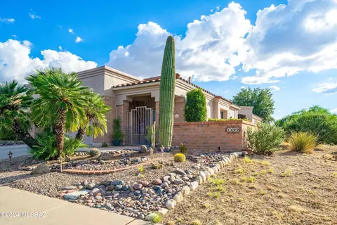 1549 W Acala St, Green Valley, AZ 85622