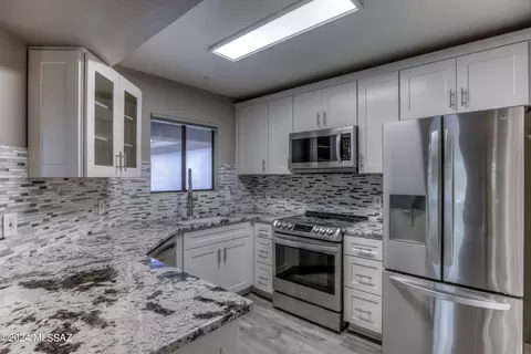 5751 N Kolb Rd #24204, Tucson, AZ 85750
