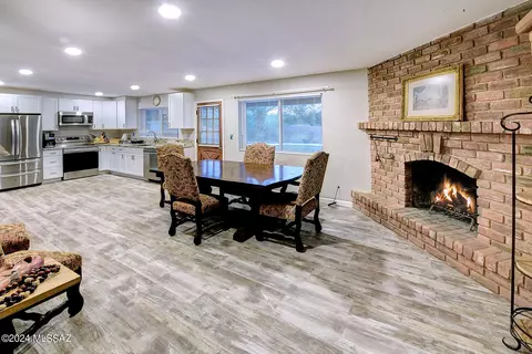 2825 N Conestoga Ave, Tucson, AZ 85749