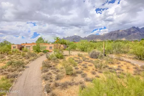 6141 N Cerrada Tolsa, Tucson, AZ 85718