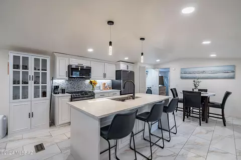 13464 N Warfield Cir, Marana, AZ 85658
