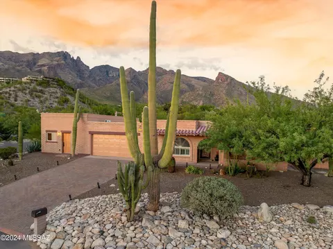 3705 Esperero Canyon Pl, Tucson, AZ 85718