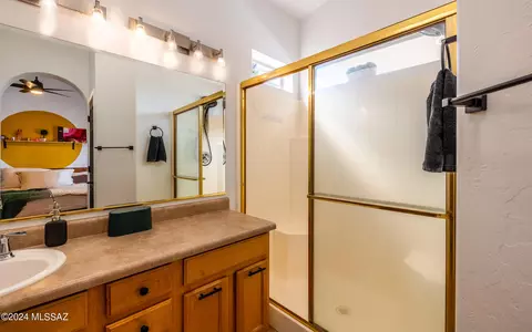 Bath - 9005 E Laurie Ann Dr, Tucson, AZ 85747 photo 2 of 3