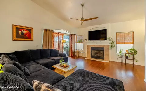Living - 9005 E Laurie Ann Dr, Tucson, AZ 85747 photo 3 of 3