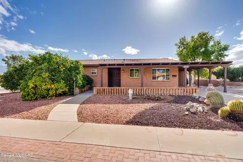222 S Abrego Dr, Green Valley, AZ 85614