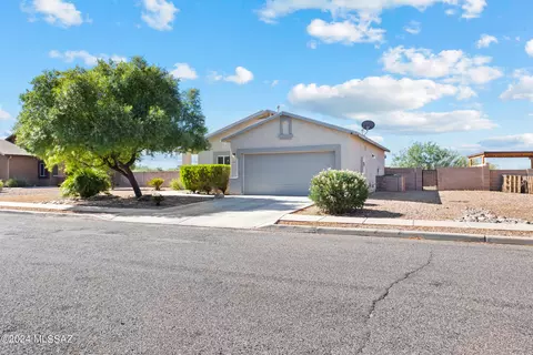 7649 W Fireside Dr, Tucson, AZ 85757
