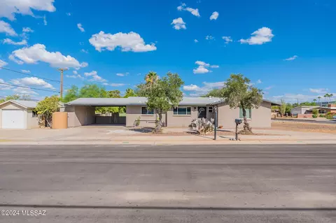 702 N Jefferson Ave, Tucson, AZ 85711