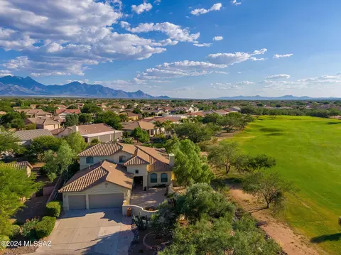 2560 E Greenwich Pl, Green Valley, AZ 85614