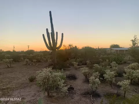 10640 W Anthony Dr, Tucson, AZ 85743