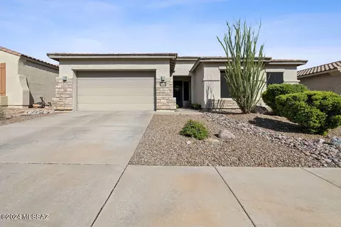 8001 N Coltrane Ln, Tucson, AZ 85743