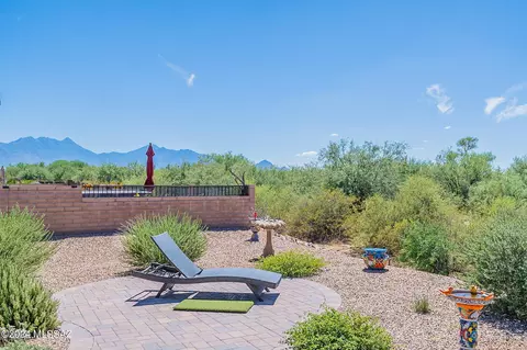 1125 N Broken Hills Dr, Green Valley, AZ 85614