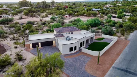 5977 N Pete Dawson Rd, Tucson, AZ 85704