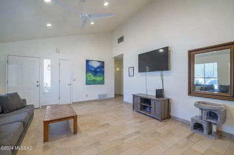 Living - 5376 S Wembly Rd, Tucson, AZ 85746 photo 1 of 1