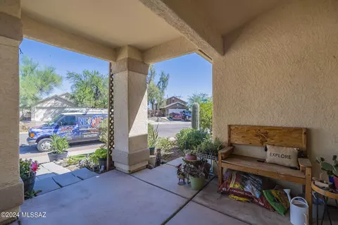 Exterior - 5376 S Wembly Rd, Tucson, AZ 85746 photo 3 of 5