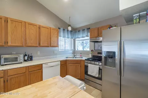 Kitchen - 5376 S Wembly Rd, Tucson, AZ 85746 photo 3 of 3