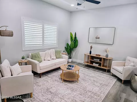 2032 E River Rd #104, Tucson, AZ 85718