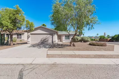 8965 E Desert Aire St, Tucson, AZ 85730