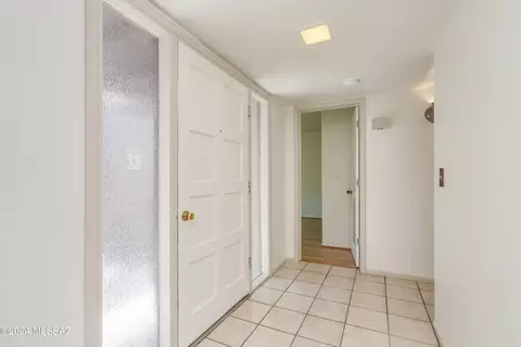 Entry Way - 957 Va Terrado, Tucson, AZ 85710 photo 1 of 2