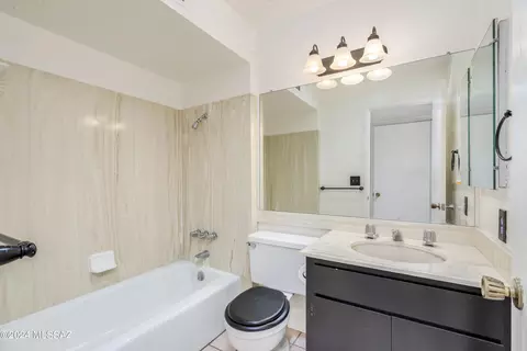 Bath - 957 Va Terrado, Tucson, AZ 85710 photo 2 of 2