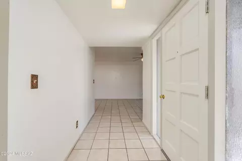 Entry Way - 957 Va Terrado, Tucson, AZ 85710 photo 2 of 2