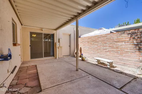 Exterior - 957 Va Terrado, Tucson, AZ 85710 photo 4 of 9