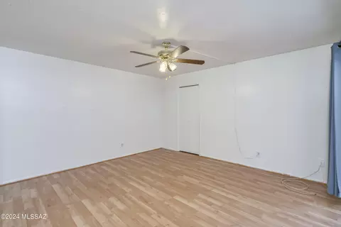 Living - 957 Va Terrado, Tucson, AZ 85710 photo 7 of 8