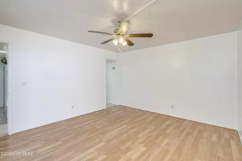 Living - 957 Va Terrado, Tucson, AZ 85710 photo 8 of 8
