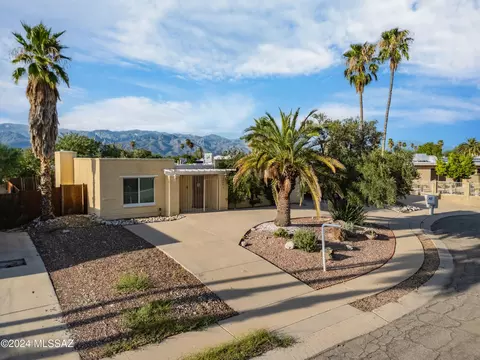 8711 E Placita Del Escuela, Tucson, AZ 85710