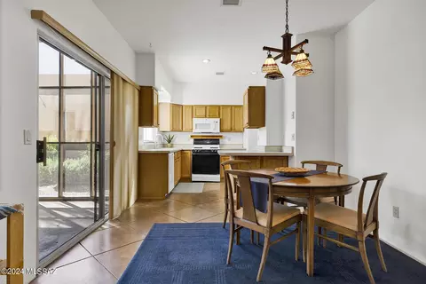 Dining - 1508 E Painted Colt Loop, Tucson, AZ 85719 photo 1 of 2